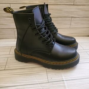 Dr Martens Air Wair Black Classic  Womens Boots 5.5 Casual Winter Rain Grunge Ro